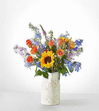 Full Nest Bouquet - Standard with Sculpted Vase - FedEx - FM076VST