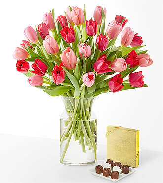 Crushing on You Tulip Bouquet - Deluxe with Clear Vase and Chocolates - FedEx - FV200DCH