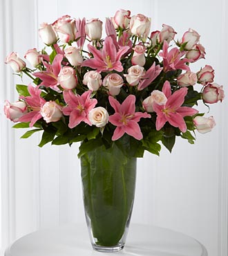 Exquisite Luxury Rose Bouquet - 30 Stems of 24-inch Premium Long-Stemmed Roses