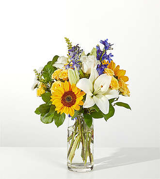 Wonderfully Sunny Winter Bouquet